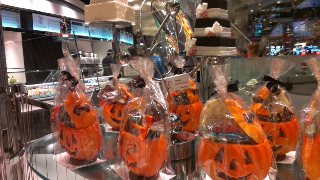 Spooktacular Chocolate Heaven From Jean Philippe Patisserie Chocolate Shop In Aria Las Vegas
