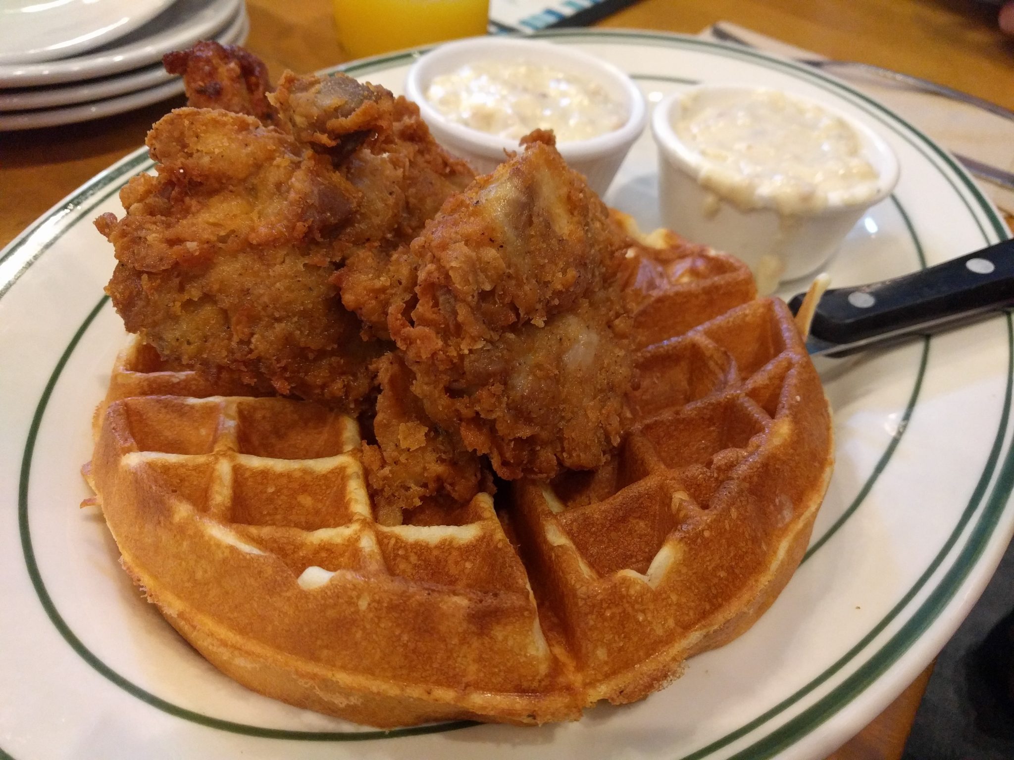 Mama’s On 39: Must Try Famous Chicken ‘N Waffle